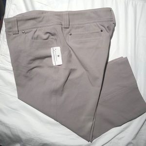 NWT CHRISTOPHER & BANKS STRETCH CAPRI PANTS SZ 14